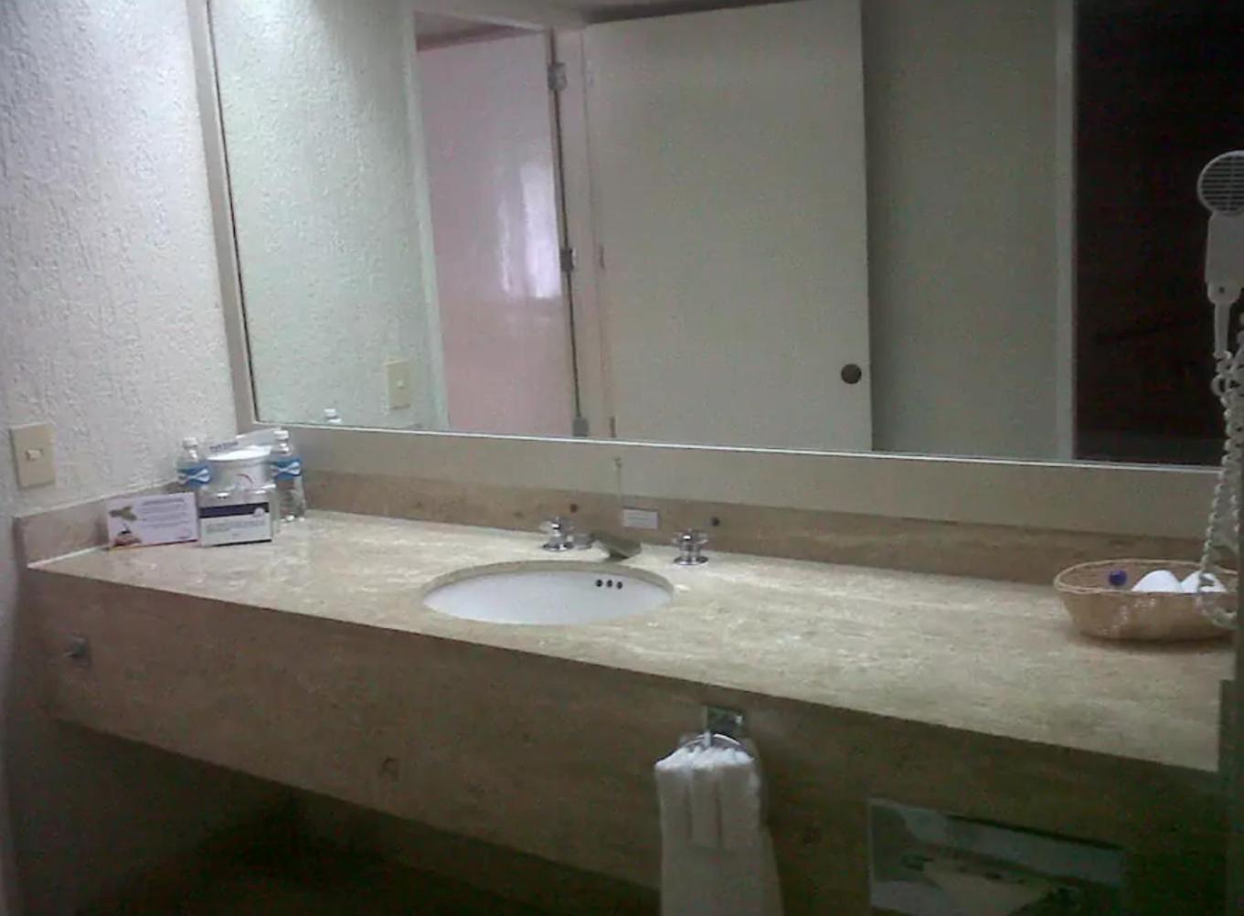 Beachfront Getaway Condo 坎昆 客房 照片